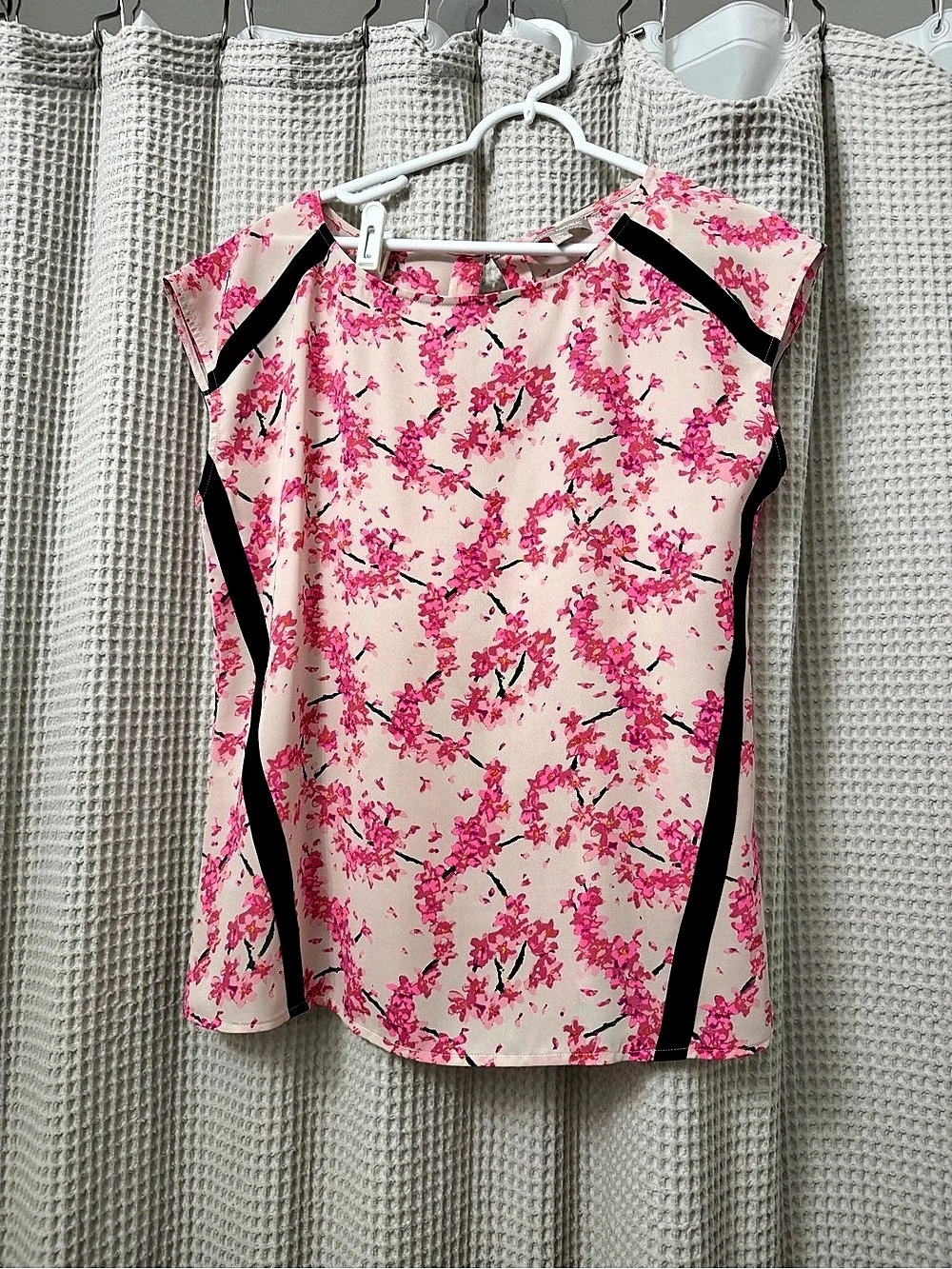 Banana Republic Floral Blouse in Pink & Black Size Medium Like New